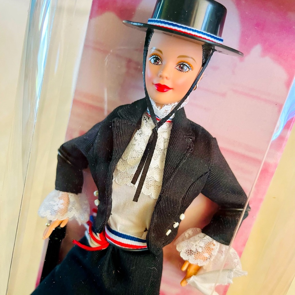 Vintage Barbie - Chilean Barbie - Vintage Dolls of the World